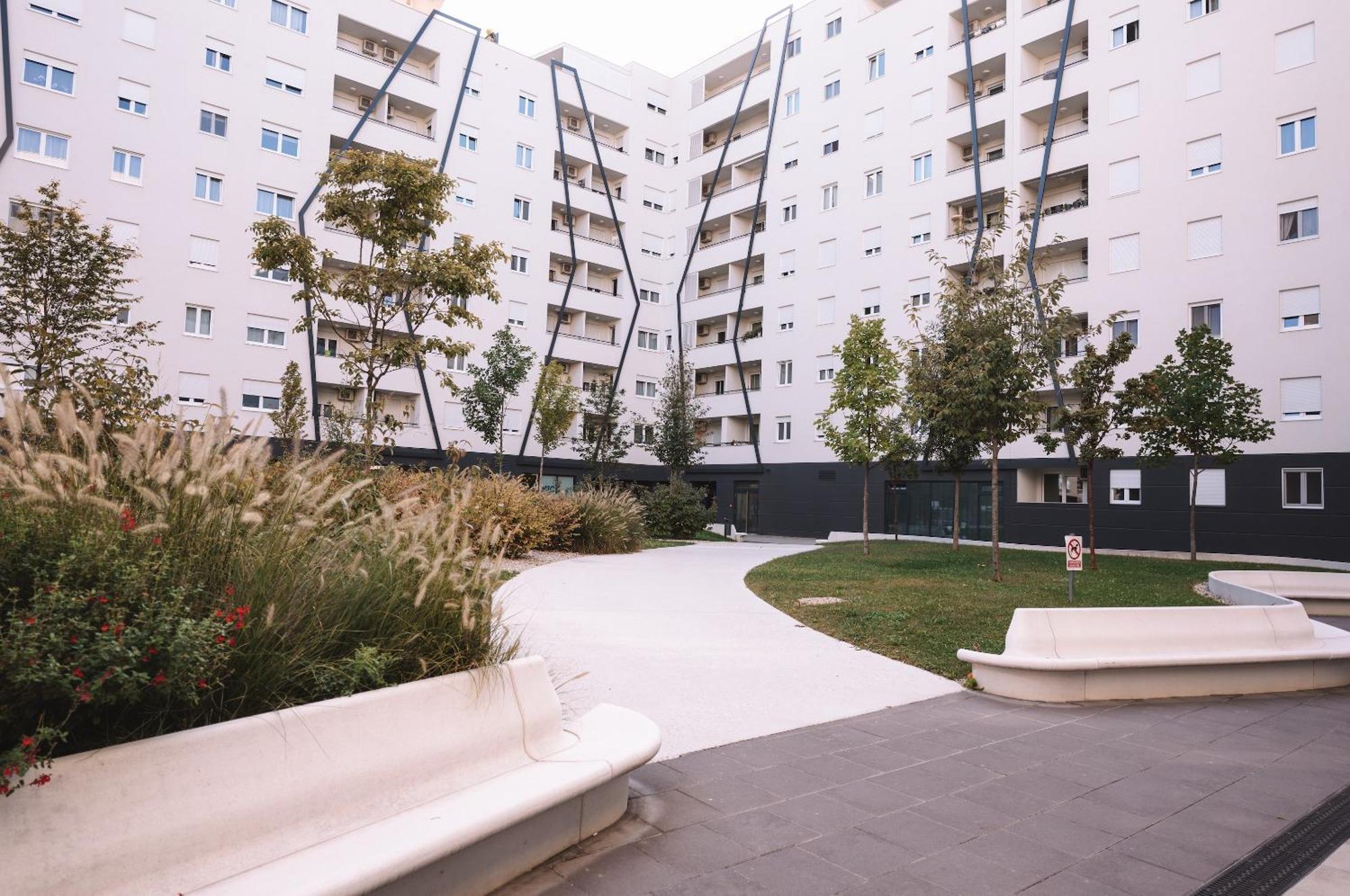 Flexible Selfcheckins 66 - Zagreb - Loggia - 80M2 - New - Luxury - Garage - 2 Bedrooms Exteriör bild
