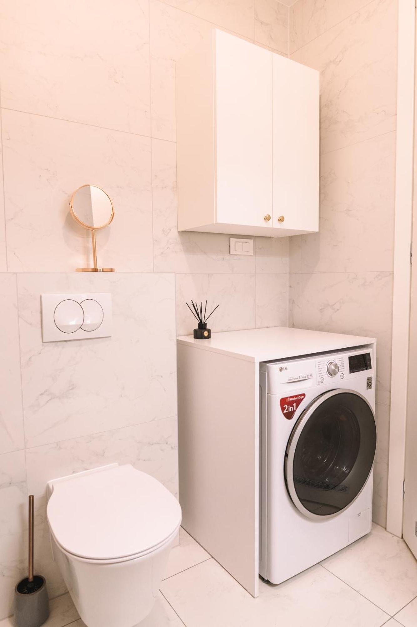 Flexible Selfcheckins 66 - Zagreb - Loggia - 80M2 - New - Luxury - Garage - 2 Bedrooms Exteriör bild