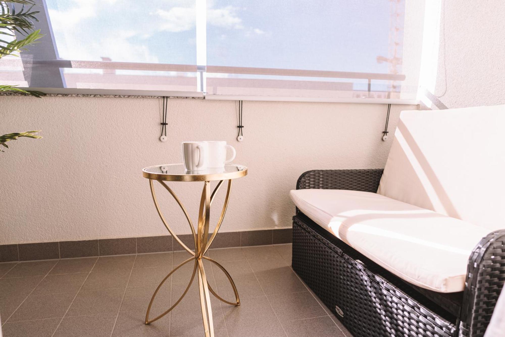 Flexible Selfcheckins 66 - Zagreb - Loggia - 80M2 - New - Luxury - Garage - 2 Bedrooms Exteriör bild